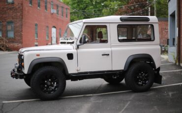 Land-Rover-Defender-1991-SUV-6