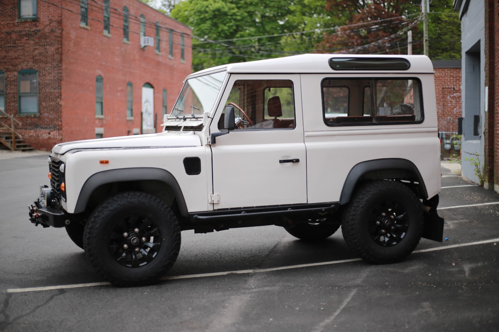 Land-Rover-Defender-1991-SUV-6