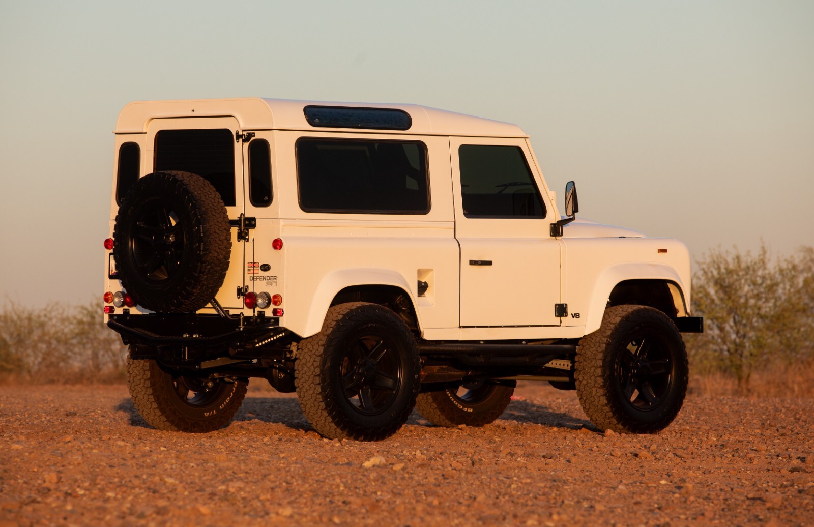 Land-Rover-Defender-1992-1