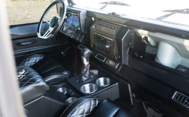 Land-Rover-Defender-1992-13