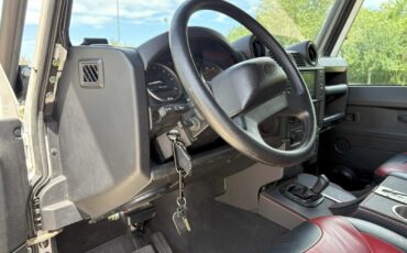 Land-Rover-Defender-1992-16
