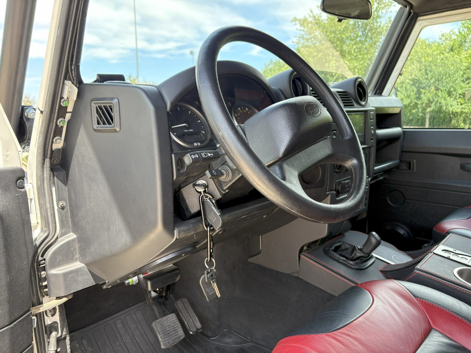 Land-Rover-Defender-1992-16