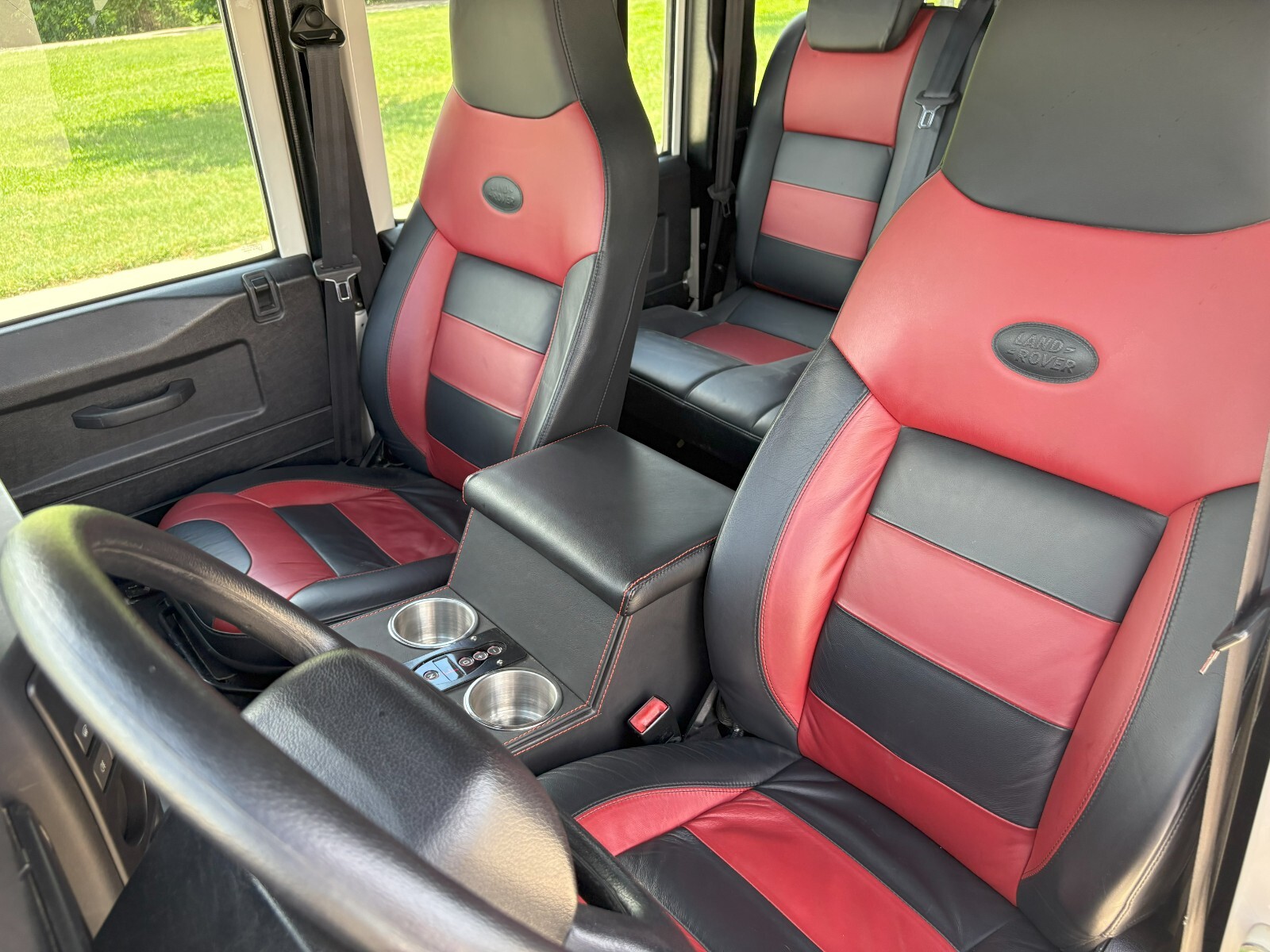 Land-Rover-Defender-1992-17