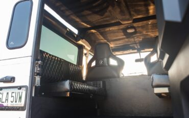 Land-Rover-Defender-1992-18