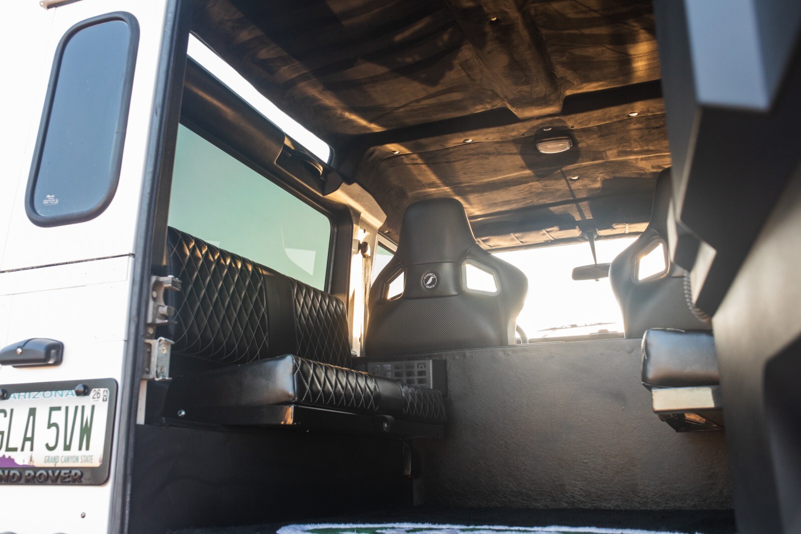 Land-Rover-Defender-1992-18