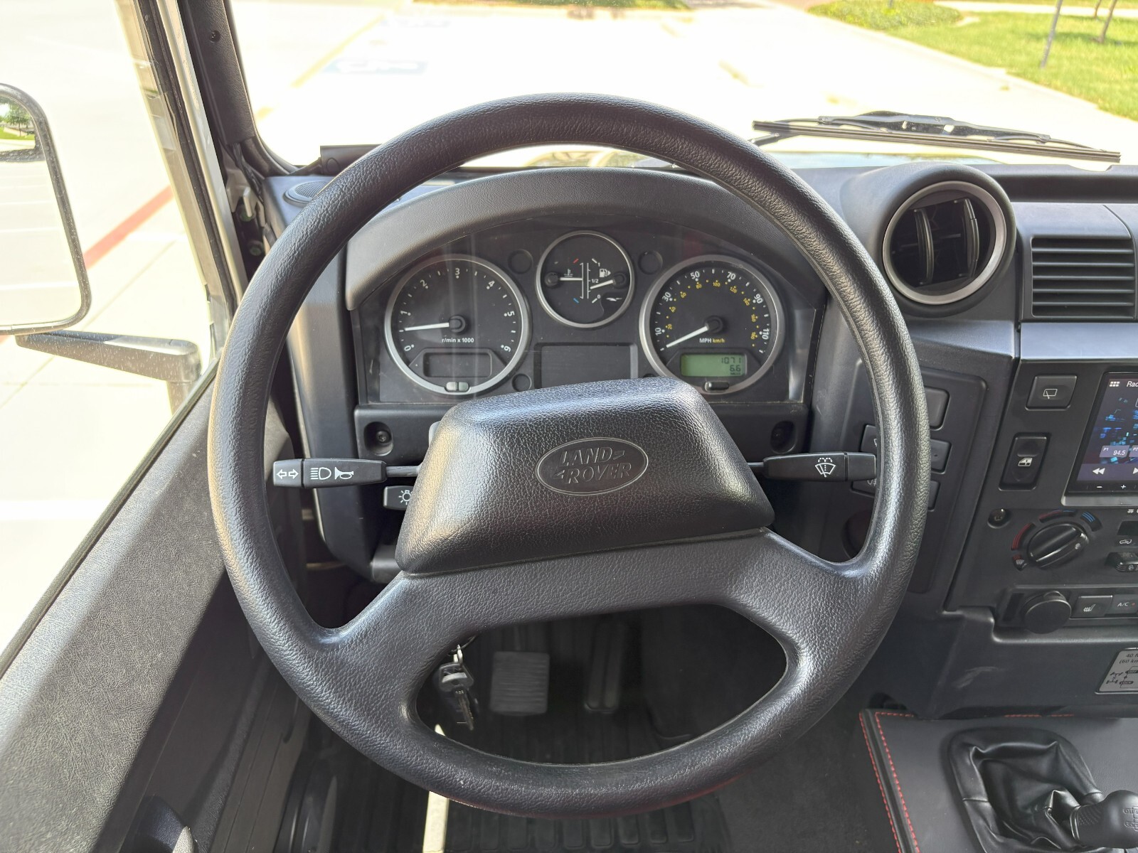 Land-Rover-Defender-1992-19