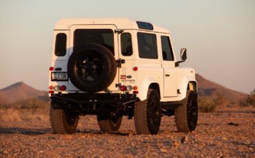 Land-Rover-Defender-1992-2