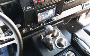 Land-Rover-Defender-1992-20