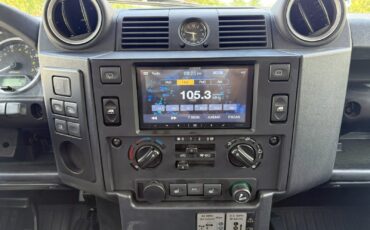 Land-Rover-Defender-1992-20