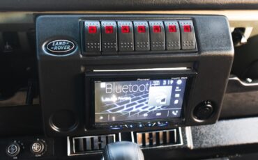 Land-Rover-Defender-1992-21