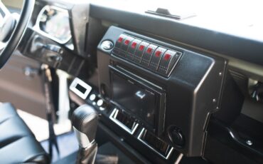 Land-Rover-Defender-1992-22