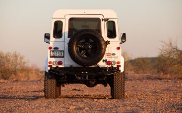 Land-Rover-Defender-1992-3