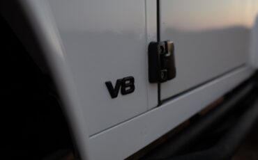Land-Rover-Defender-1992-34