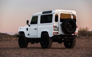 Land-Rover-Defender-1992-35
