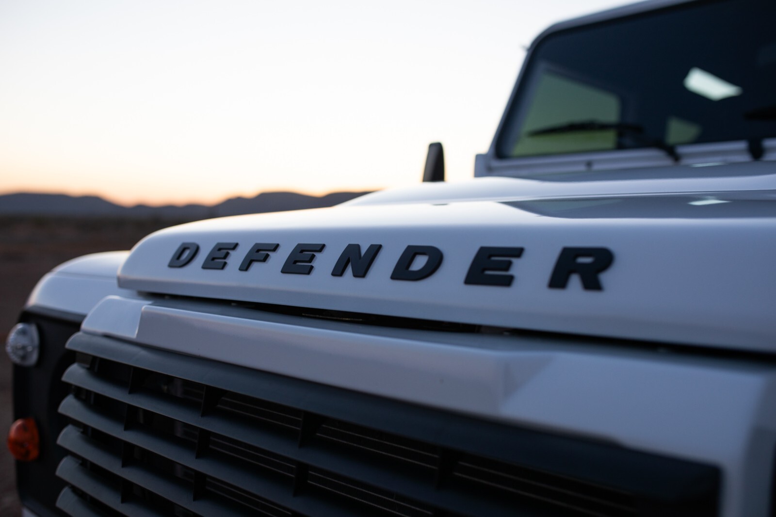 Land-Rover-Defender-1992-36
