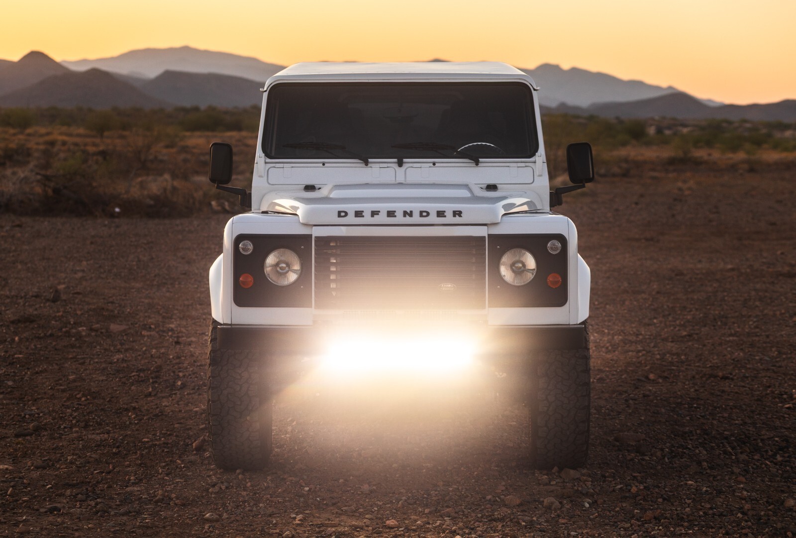 Land-Rover-Defender-1992-37