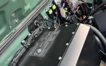 Land-Rover-Defender-1992-SUV-13