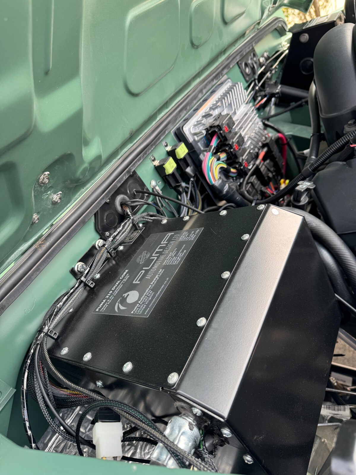 Land-Rover-Defender-1992-SUV-13