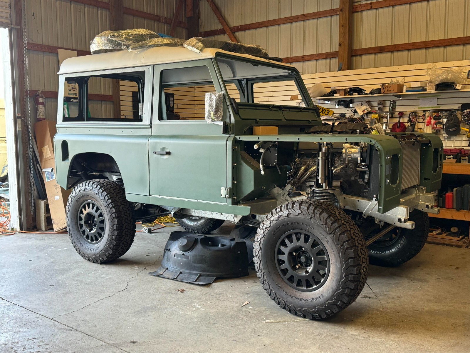 Land-Rover-Defender-1992-SUV-15