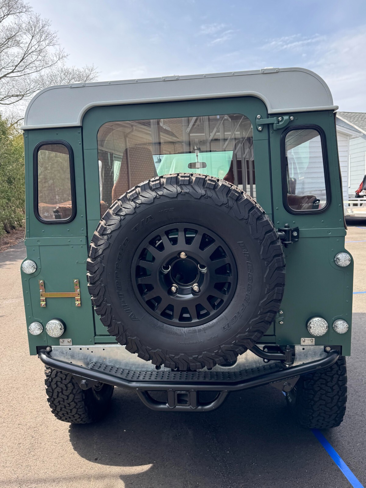 Land-Rover-Defender-1992-SUV-2