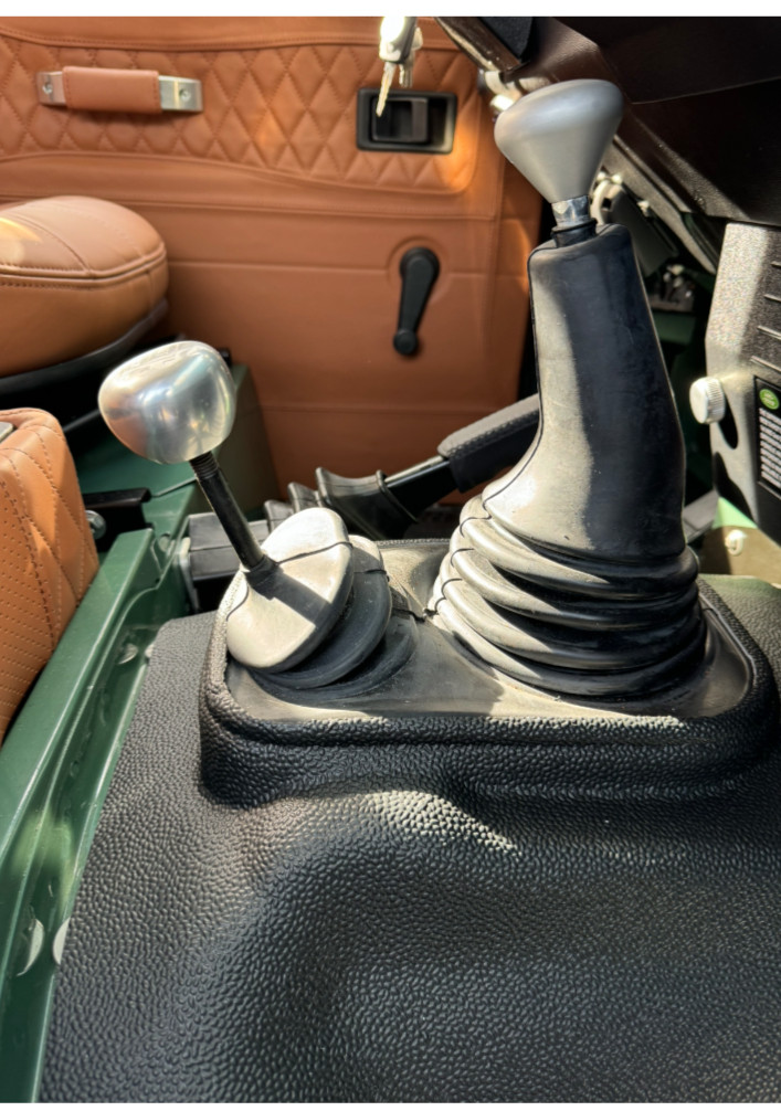 Land-Rover-Defender-1992-SUV-27