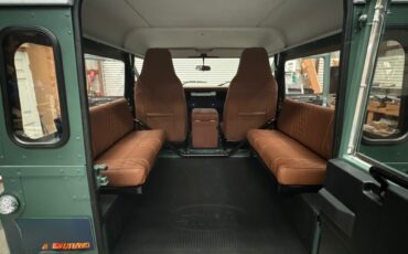 Land-Rover-Defender-1992-SUV-28