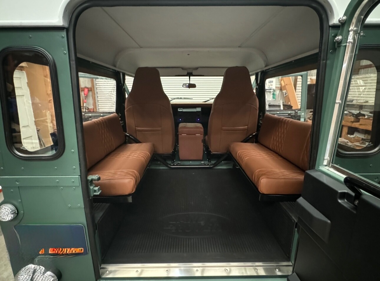 Land-Rover-Defender-1992-SUV-28