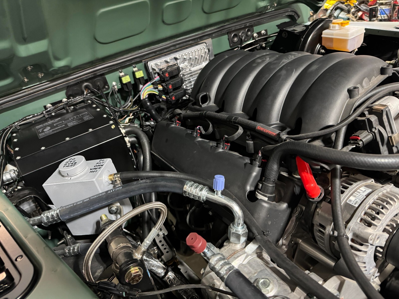 Land-Rover-Defender-1992-SUV-4