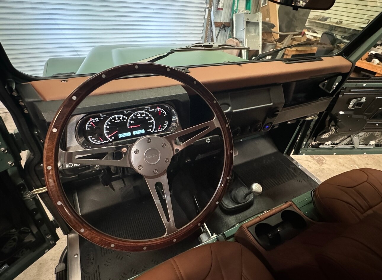 Land-Rover-Defender-1992-SUV-8