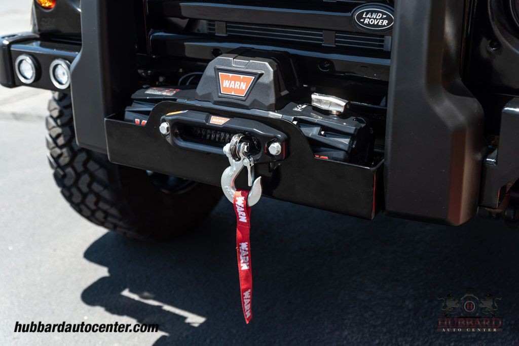 Land-Rover-Defender-1993-Pickup-Truck-10
