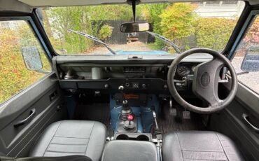Land-Rover-Defender-1993-SUV-10