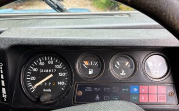 Land-Rover-Defender-1993-SUV-15