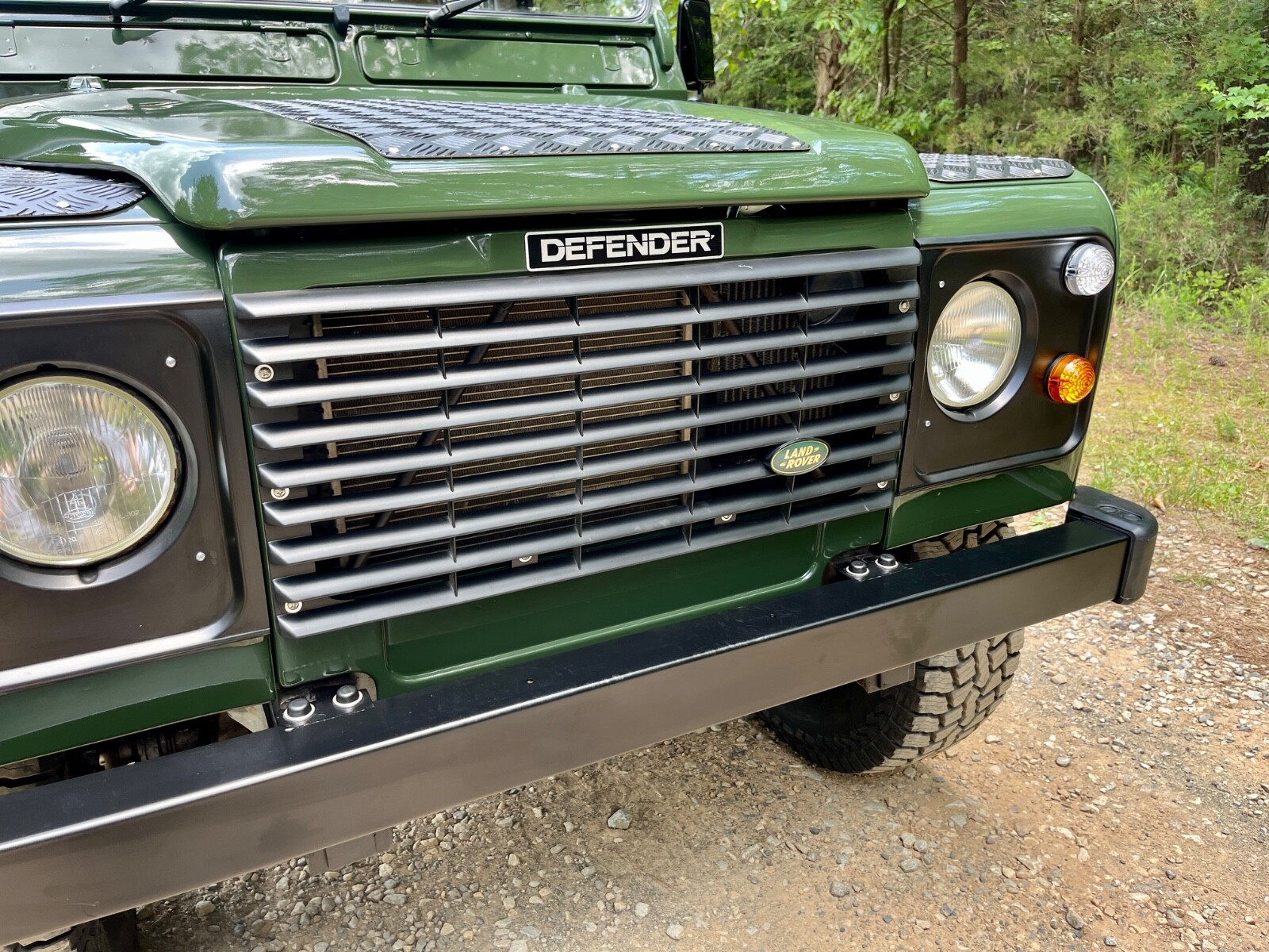 Land-Rover-Defender-1994-Standard-Cab-Pickup-10