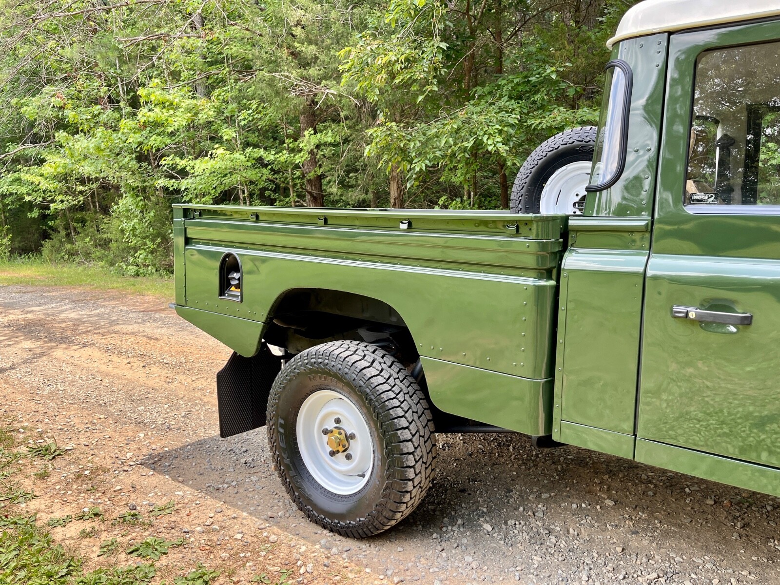 Land-Rover-Defender-1994-Standard-Cab-Pickup-14