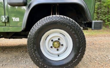 Land-Rover-Defender-1994-Standard-Cab-Pickup-15