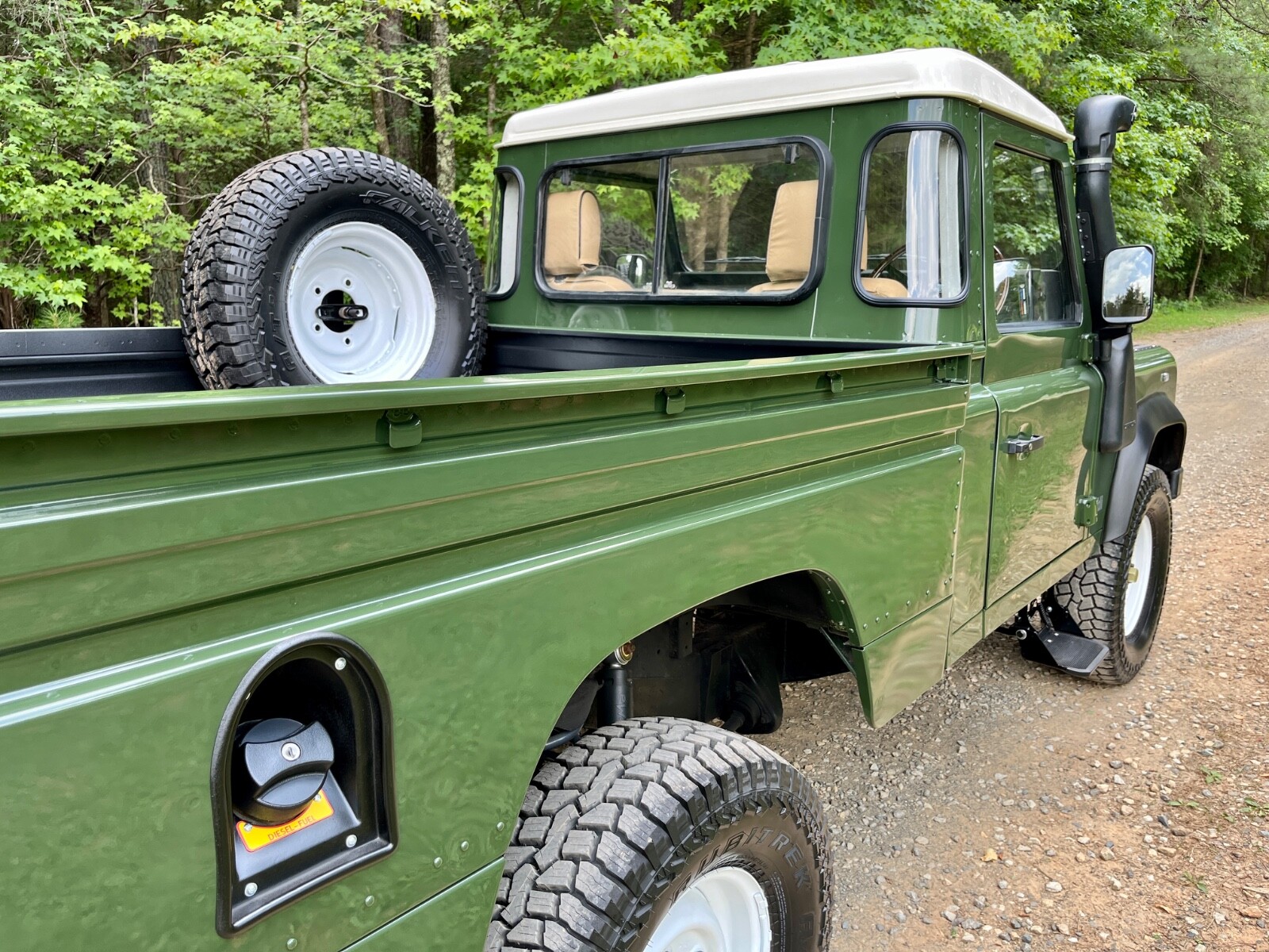 Land-Rover-Defender-1994-Standard-Cab-Pickup-18
