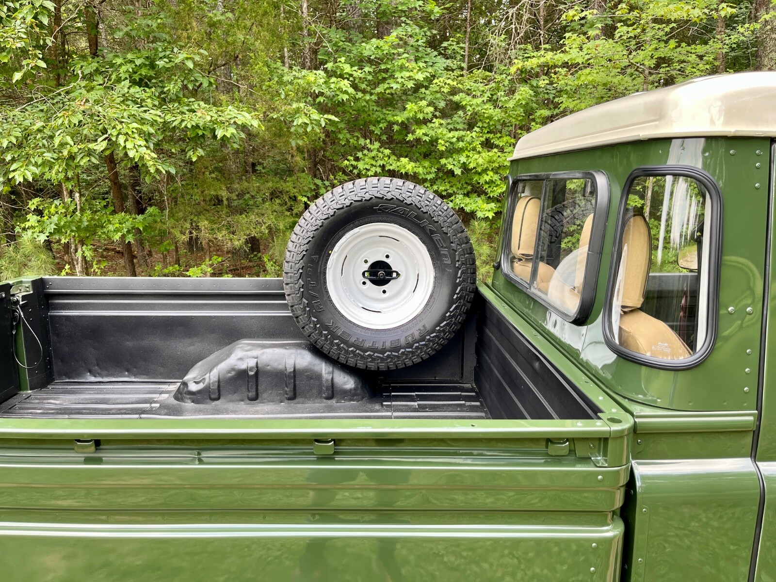 Land-Rover-Defender-1994-Standard-Cab-Pickup-22