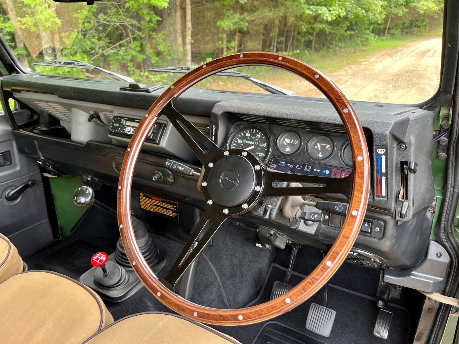 Land-Rover-Defender-1994-Standard-Cab-Pickup-25