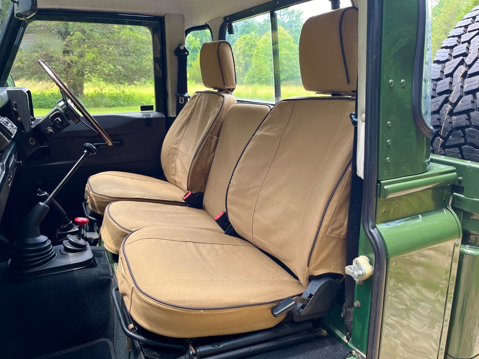 Land-Rover-Defender-1994-Standard-Cab-Pickup-27