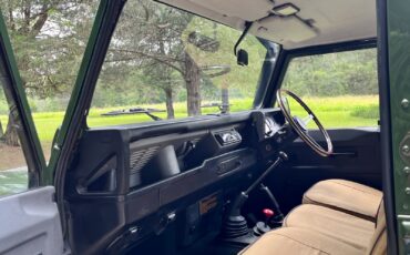 Land-Rover-Defender-1994-Standard-Cab-Pickup-28