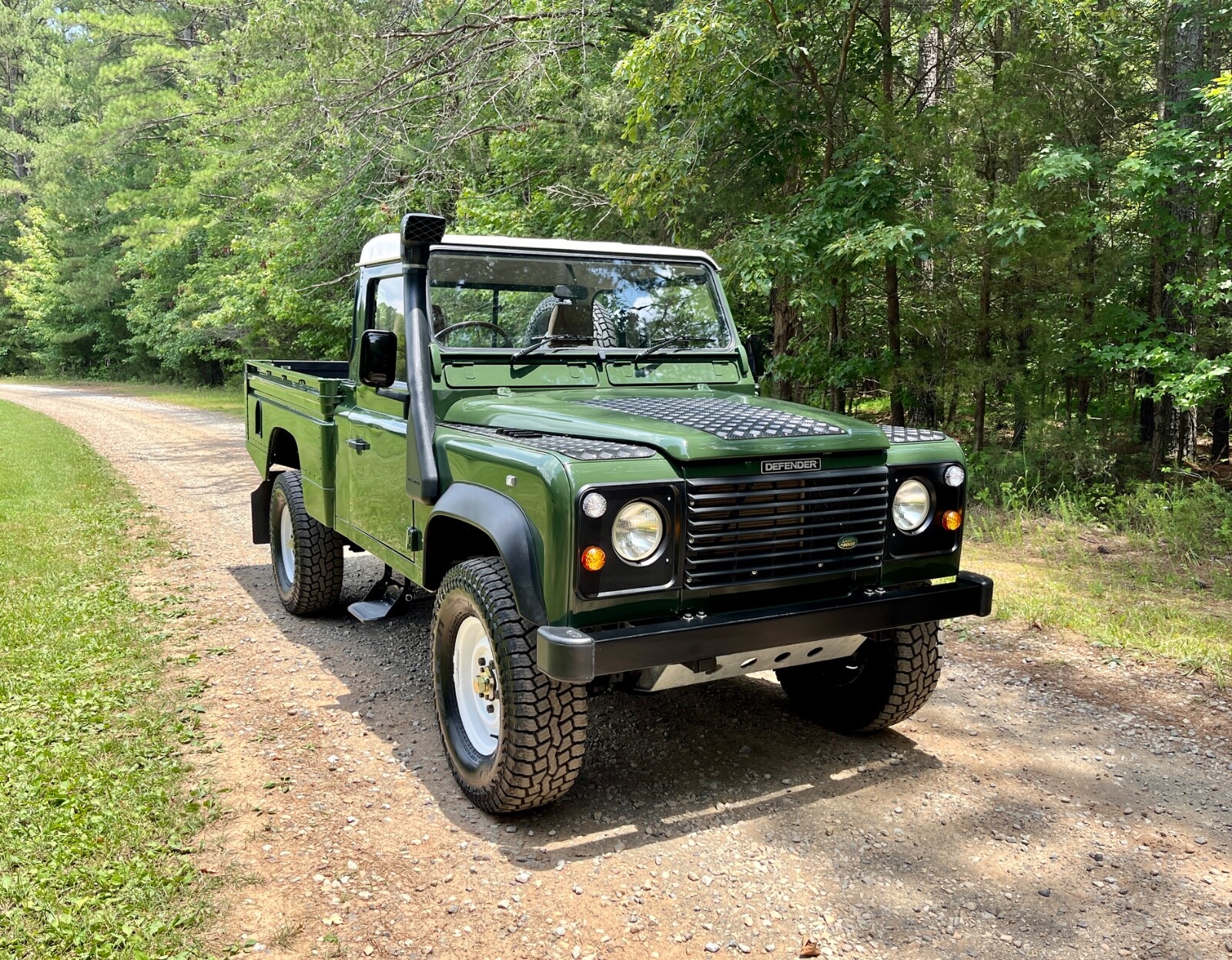Land-Rover-Defender-1994-Standard-Cab-Pickup-3