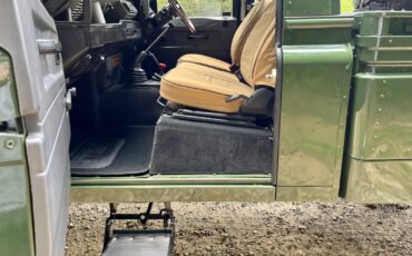 Land-Rover-Defender-1994-Standard-Cab-Pickup-30