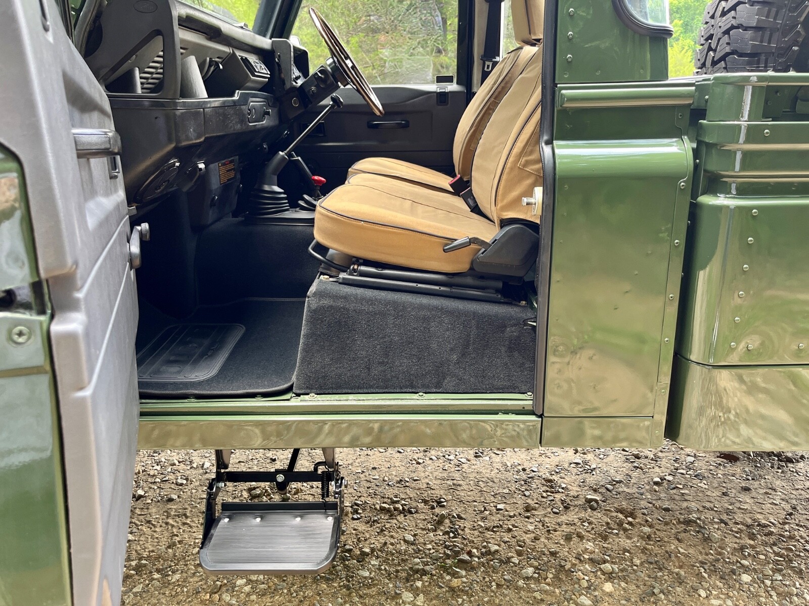 Land-Rover-Defender-1994-Standard-Cab-Pickup-30