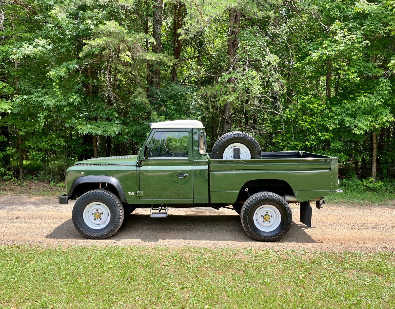 Land-Rover-Defender-1994-Standard-Cab-Pickup-34
