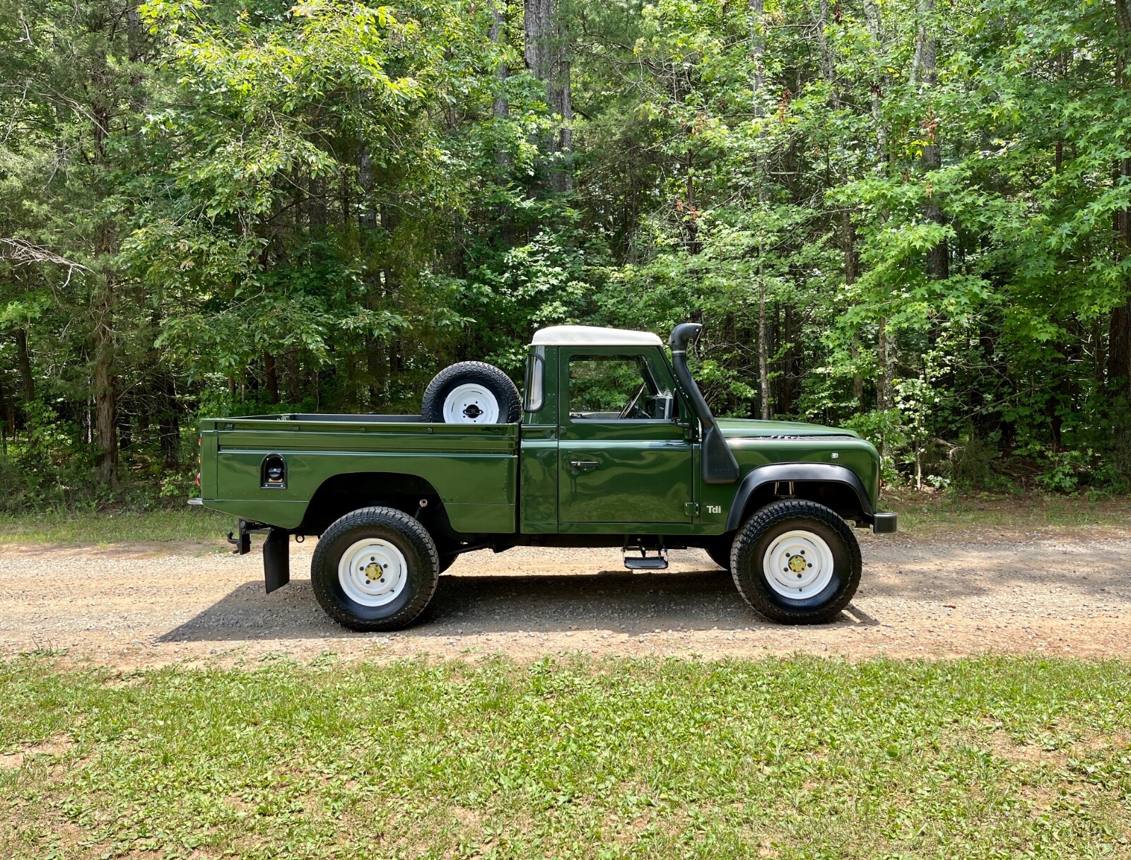 Land-Rover-Defender-1994-Standard-Cab-Pickup-5