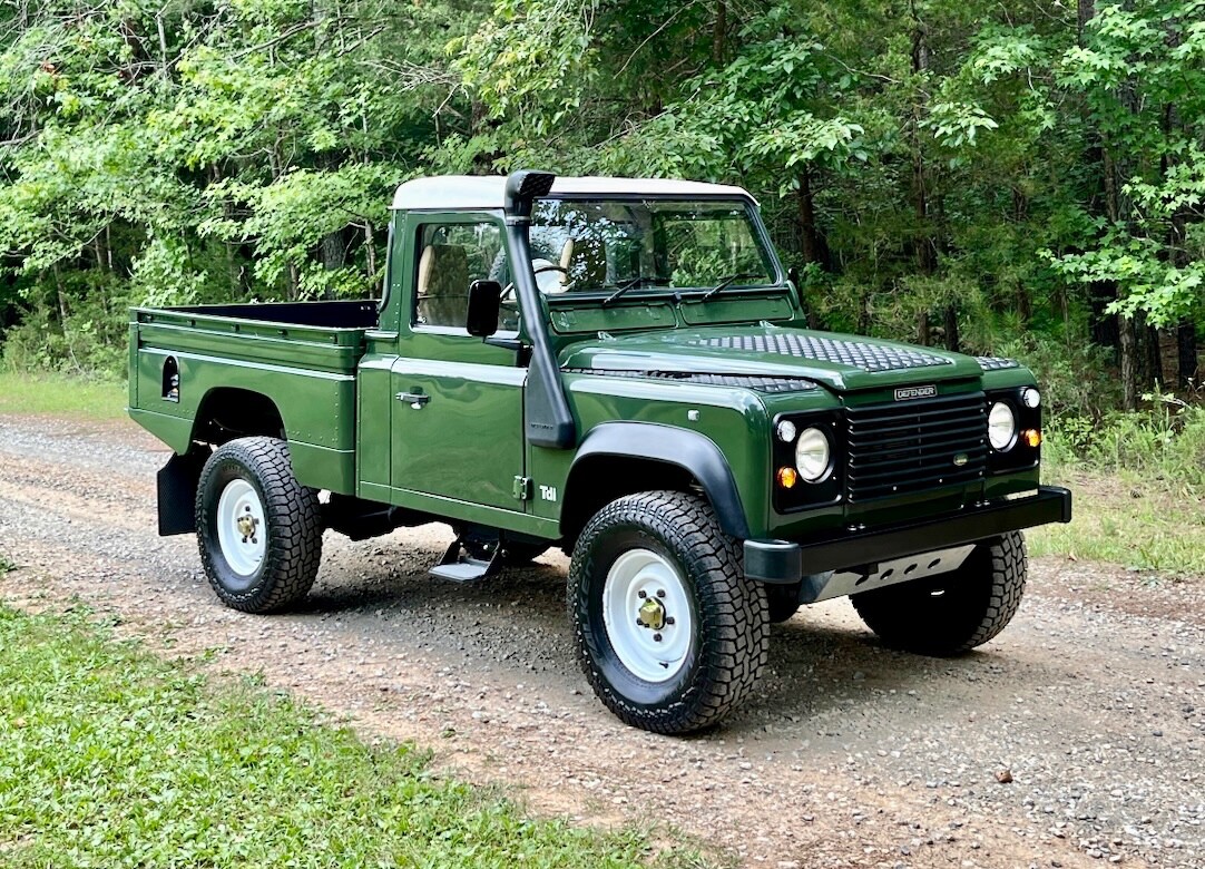Land-Rover-Defender-1994-Standard-Cab-Pickup