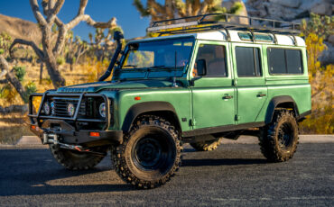 Land-Rover-Defender-1995-1