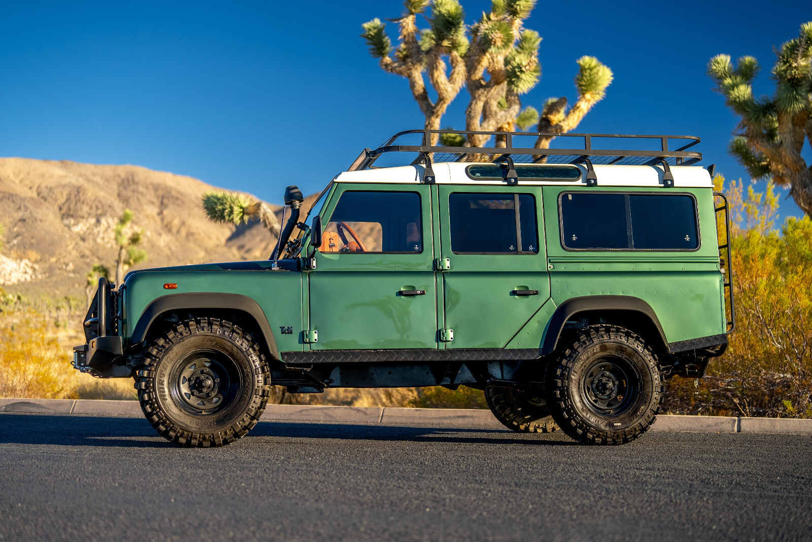 Land-Rover-Defender-1995-10