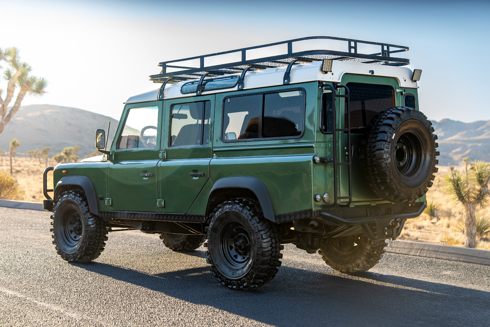 Land-Rover-Defender-1995-11