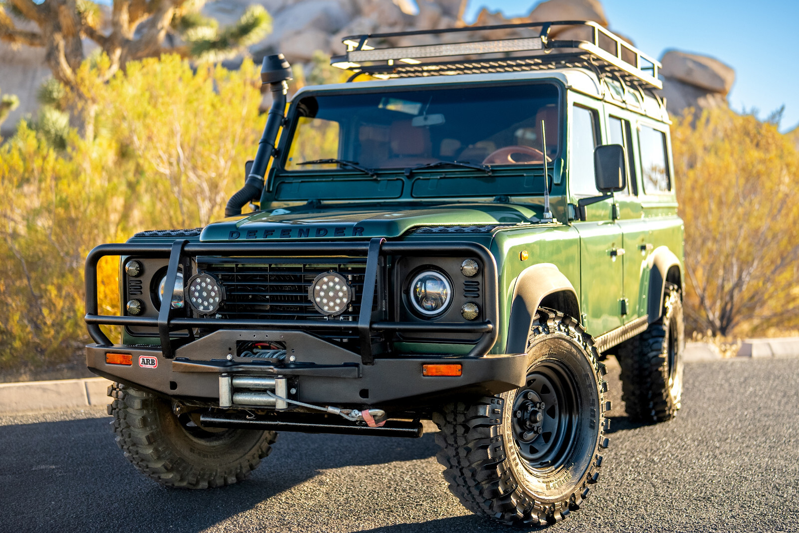 Land-Rover-Defender-1995-16